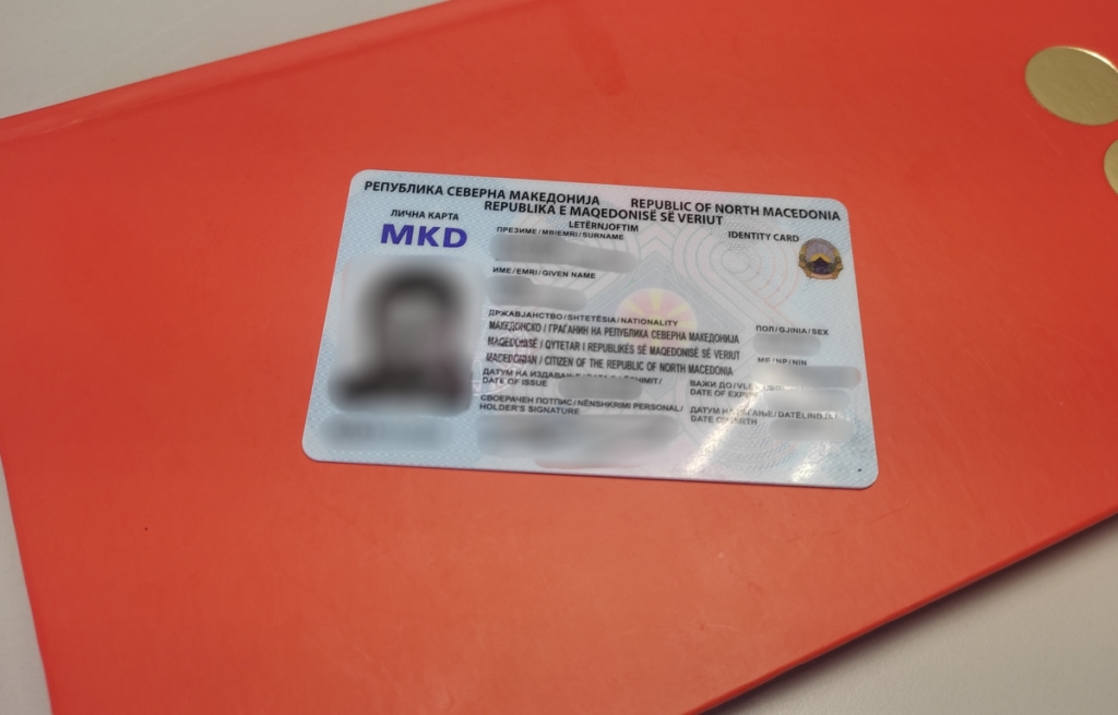 RMV, janë arrestuar tre persona, tentuan të marrin kredi me dokumente të falsifikuara 3 rmv jane arrestuar tre persona tentuan te marrin kredi me dokumente te falsifikuara 6a6e534db423a