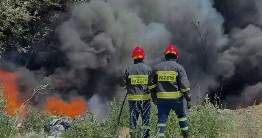 situate dramatike ne rriban te mallakastres flaket marrin permasa te medha evakuohet nje familje nga zona e rrezikut 6a720a76d22eb