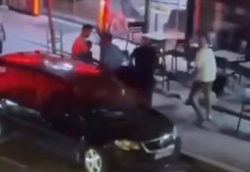 skena si ne filma ne fushe kosove polici civil e rrezon me nje boks qytetarin 6a93e0748b14c