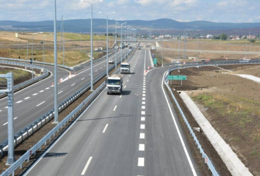 sot kufizohet qarkullimi i kamioneve mbi 20 tone ne autoudhet e kosoves 6a76df924ad0d