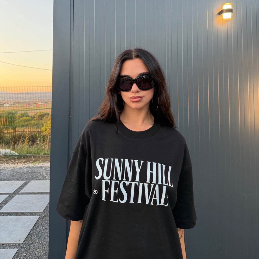“Sunny Hill” mbyllet me emocione, Dua Lipa falënderon publikun 3 sunny hill mbyllet me emocione dua lipa falenderon publikun 6a710e7b6b2ab