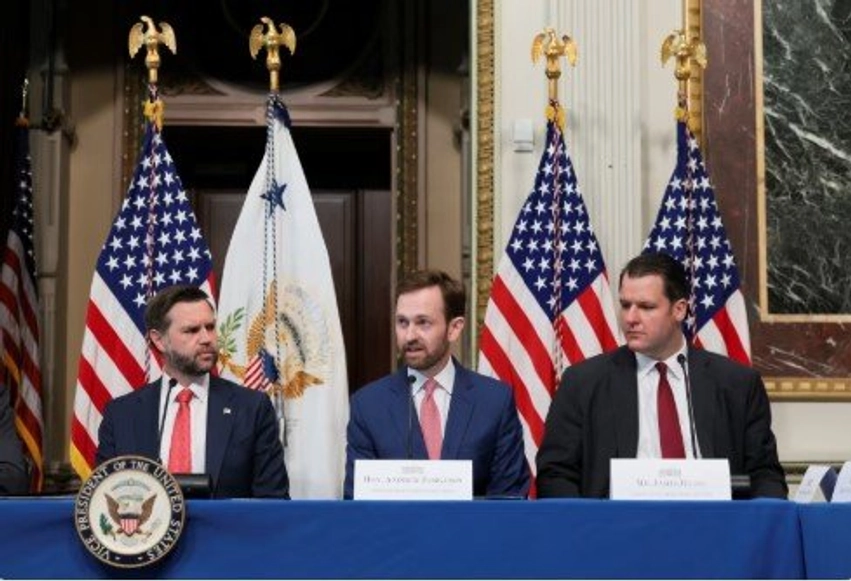 tjeter largim nga shtepia e bardhe pritet doreheqja e drejtorit per ceshtjet legjislative te trumpit 6a86ea921e7e0