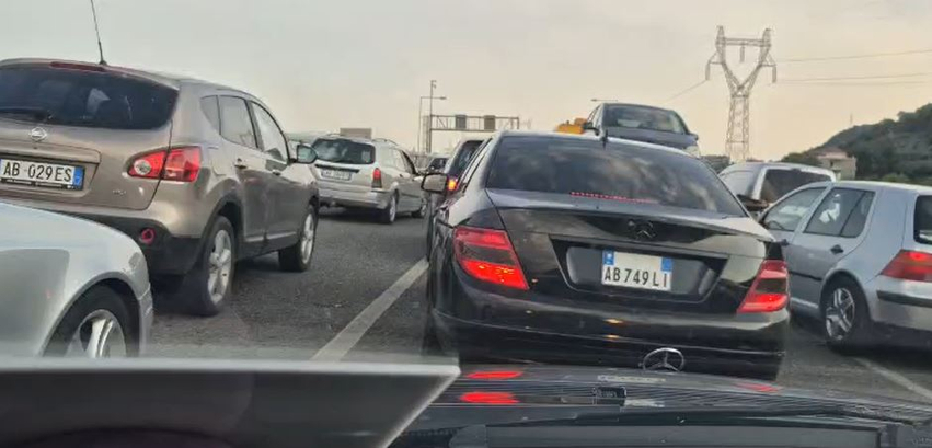 trafik i renduar ne elbasan fluksi i emigranteve ne gusht dhe levizjet drejt juglindjes veshtiresojne qarkullimin 6a761b0fa7b35