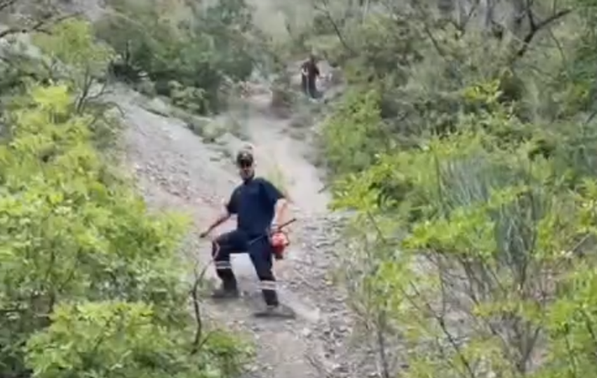 Tre vatra zjarri në Gramsh, zjarrfikësit përballen me flakët në terren të vështirë 3 tre vatra zjarri ne gramsh zjarrfikesit perballen me flaket ne terren te veshtire 6a7653506539d