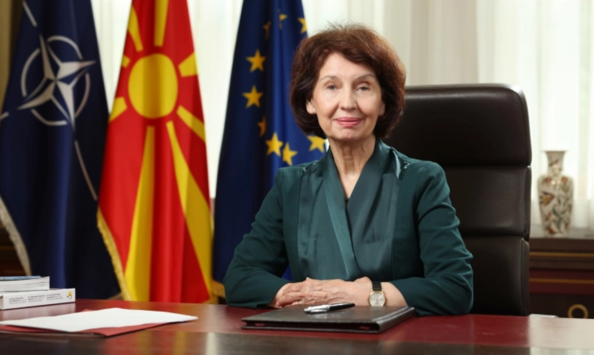 35 vjet pavaresi siljanovska davkova askush tjeter nuk do te na e rregulloje shtepine pervec nesh vete 6a9fc38fc5128