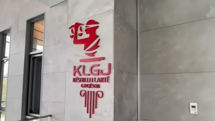7 kandidatë në garë/ Nis numërimi i votave për tre anëtarët e rinj të KLGJ-së 2 7 kandidate ne gare nis numerimi i votave per tre anetaret e rinj te klgj se 6ab6986f90f71