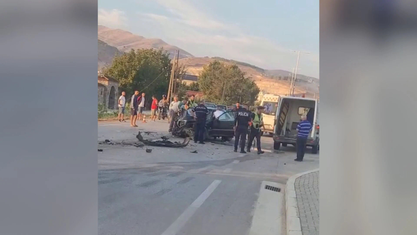 Aksident në aksin Kuçovë-Berat, përplasen dy automjete, raportohet për dy të plagosur 1 aksident ne aksin kucove berat perplasen dy automjete raportohet per dy te plagosur 6aa655f589b87