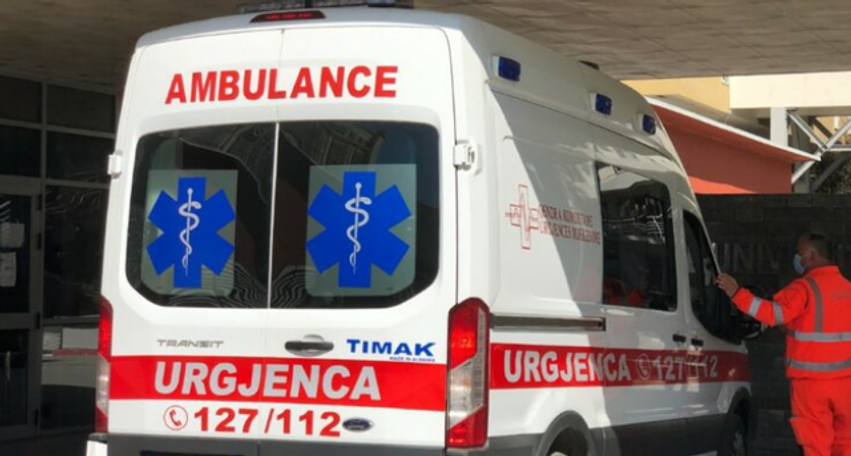 Aksident në aksin Maqellarë–Peshkopi, nënë e bir nisen me urgjencë drejt Tiranës 1 aksident ne aksin maqellare peshkopi nene e bir nisen me urgjence drejt tiranes 6ab000efb7333