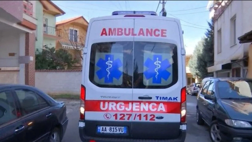 aksident ne fier 62 vjecari perplaset me nje mjet mallrash dergohet me urgjence drejt traumes ne tirane 6a9a9490422f3