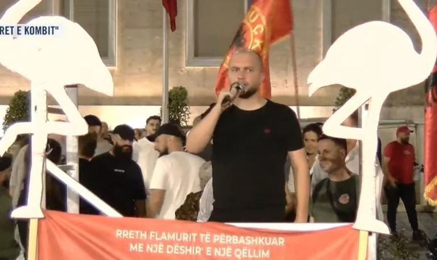 aktivisti lika policia ka arrestuar me shume se 30 djem qe sot protestonin paqesisht 6aac44b0419e4