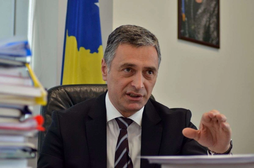 Aleksandër Lumezi jep dorëheqjen… 1 aleksander lumezi jep doreheqjen 6a980d5044eb8