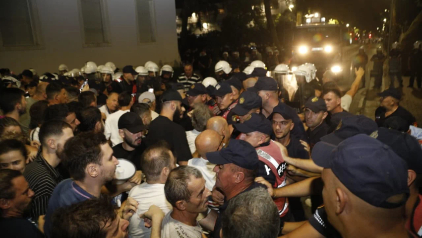 arrestimi i 14 protestuesve prokuroria kerkon lirimin e tyre gjykata terhiqet per te marre vendim 6a9ab0af89927