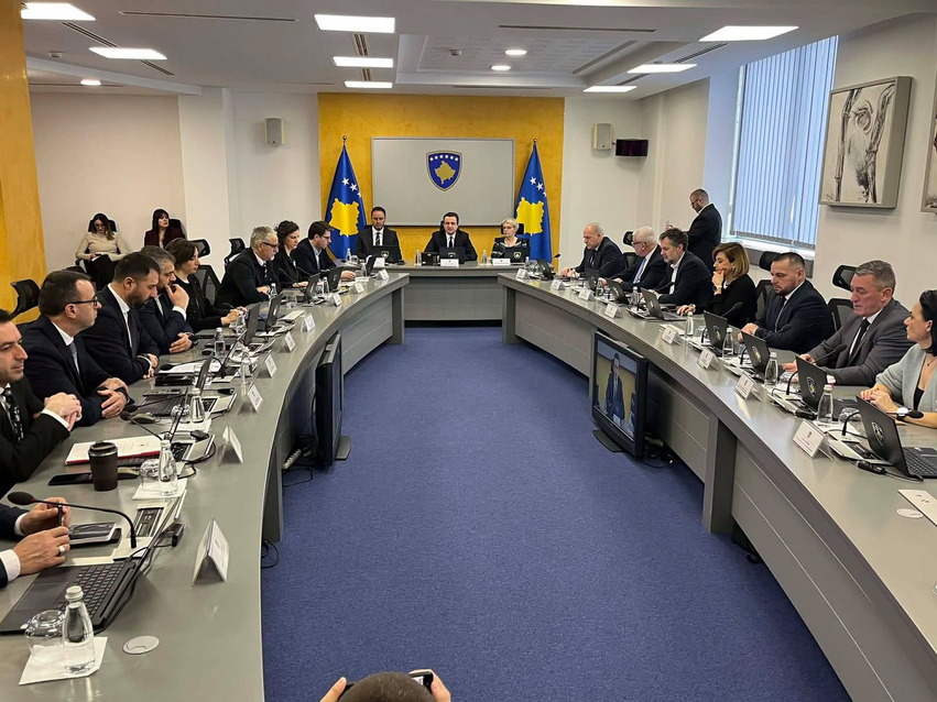 Basha: Menaxhimi i automjeteve zyrtare do të bëhet përmes GPS-it 1 basha menaxhimi i automjeteve zyrtare do te behet permes gps it 6abd1356957f3