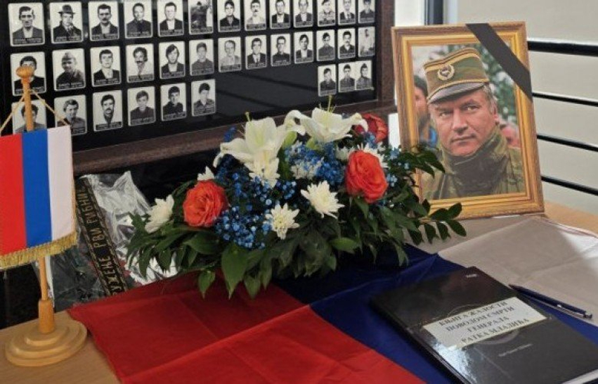 BE-ja e ashpërsoi qëndrimin ndaj Serbisë për varrimin e Mlladiçit 1 be ja e ashpersoi qendrimin ndaj serbise per varrimin e mlladicit 6a9c731210918
