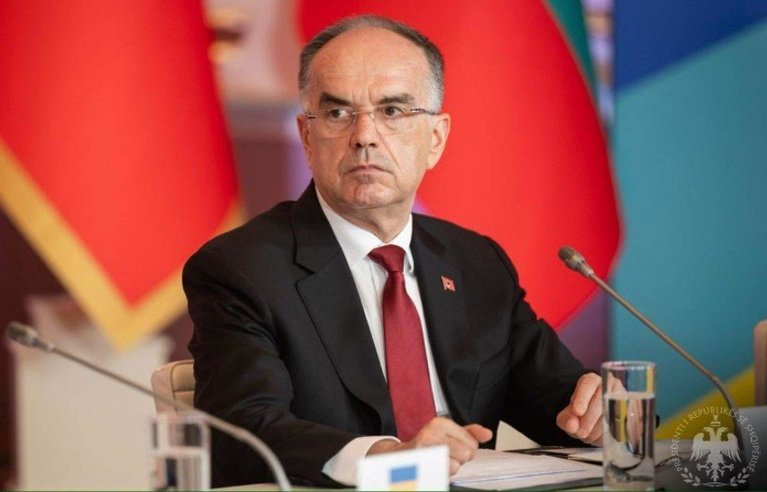 begaj takon drejtuesit e sigurise nje dite pas shkarkimit te vlora hysenit 6ab56315bf5c6