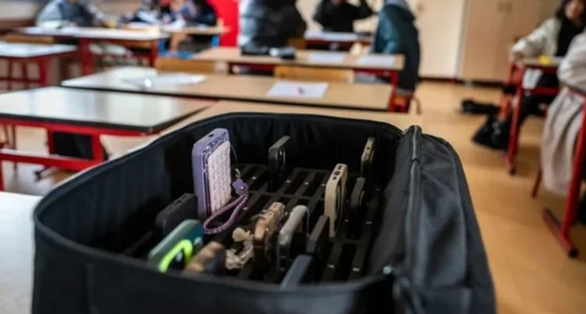 danimarka drejt ndalimit te celulareve ne shkolla masa perfshin edhe oborret 6aa2ee70e9f4d