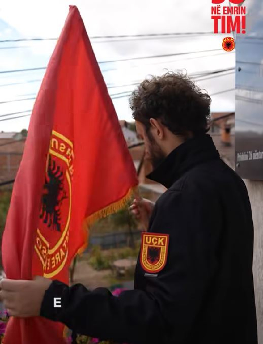 djali i heroit xhavit haziri nis iniciativen ta veshim kosoven me flamujt e uck se 6ab67bd3539aa