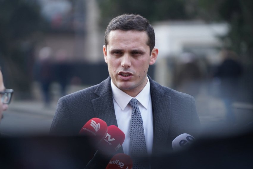 “Do ta votoja edhe sot Specialen”/ Zogiani kritikon deklaratën e Grudës 2 do ta votoja edhe sot specialen zogiani kritikon deklaraten e grudes 6ab384729c94b