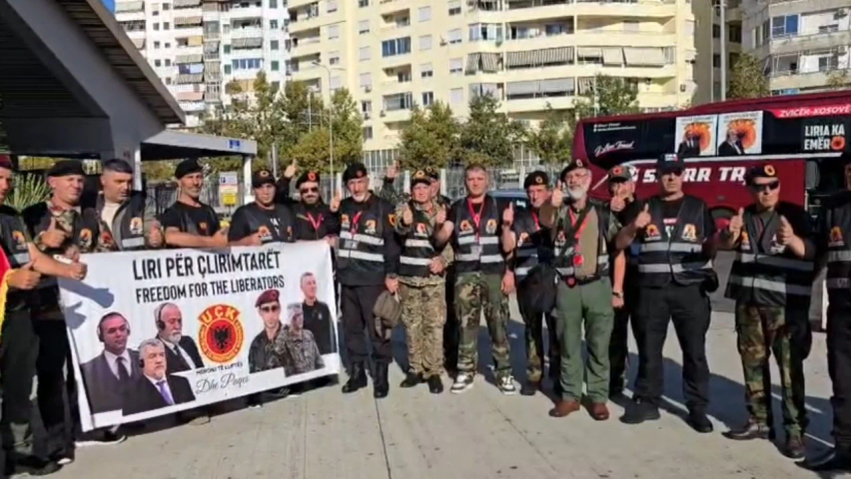 Dy ditë pas vendimit të Hagës, ish-luftëtarët e UÇK-së zbarkojnë në Durrës, mesazhe mbështetjeje dhe vetëpërmbajtjeje 2 dy dite pas vendimit te hages ish luftetaret e uck se zbarkojne ne durres mesazhe mbeshtetjeje dhe vetepermbajtjeje 6aacecf4bf699
