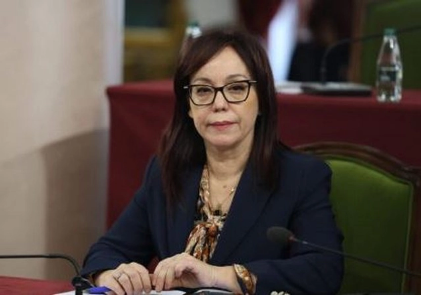 Emërimi i Yllka Kukalajt në OSHISH/ Spahiu i përgjigjet Bardh Spahisë: Menaxhere shumë e mirë, opozita numëron kushërinjtë 2 emerimi i yllka kukalajt ne oshish spahiu i pergjigjet bardh spahise menaxhere shume e mire opozita numeron kusherinjte 6aa6feb0a7345