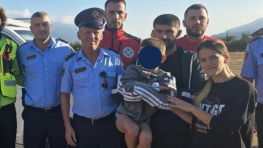 Gjendet 7-vjeçari i humbur në Kukës, ribashkohet me familjen 2 gjendet 7 vjecari i humbur ne kukes ribashkohet me familjen 6aaa6691f3042