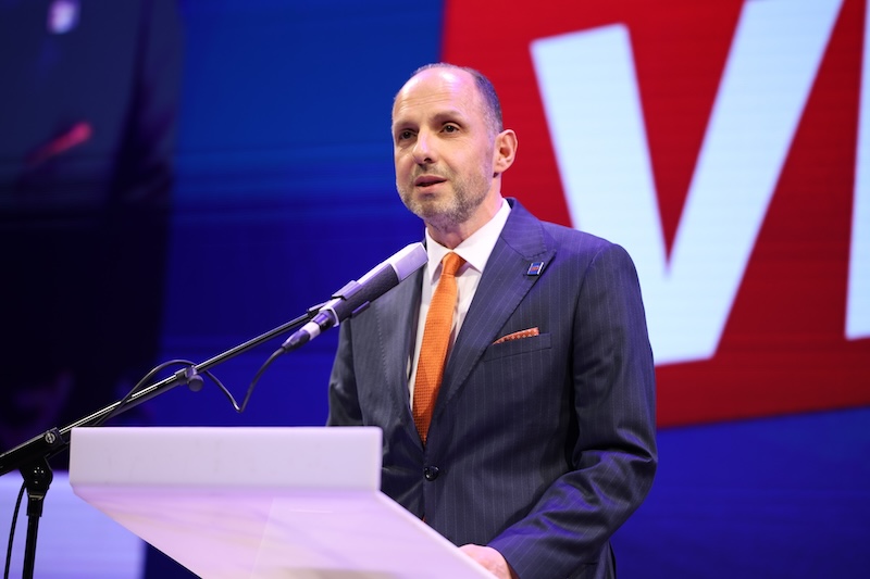 Ibrahimi: Distancimi i Ostrenit nga Ahmeti nuk e shfajëson atë nga përgjegjësia politike 3 ibrahimi distancimi i ostrenit nga ahmeti nuk e shfajeson ate nga pergjegjesia politike 6a96f98f85b1a