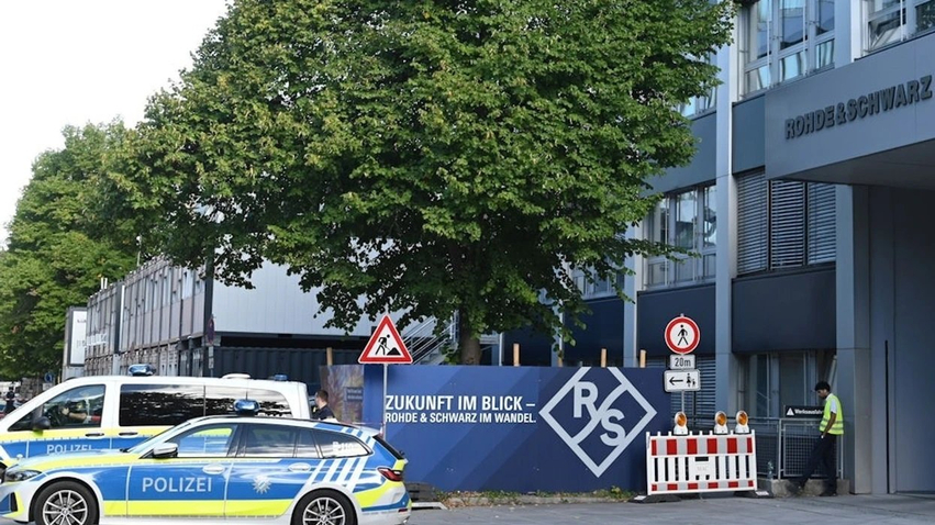 Incident i ri në Gjermani - dy persona tentuan t’u vënë zjarrin dy kompanive të mbrojtjes në Mynih 3 incident i ri ne gjermani dy persona tentuan tu vene zjarrin dy kompanive te mbrojtjes ne mynih 6a99b3fa88254