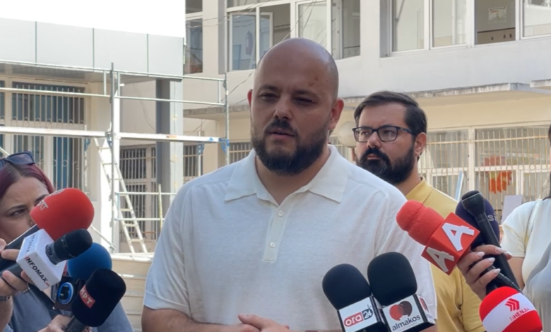 Kostovski: Nxënësit me vëllezër e motra në “Penko” do të kenë mundësi të regjistrohen 5 kostovski nxenesit me vellezer e motra ne penko do te kene mundesi te regjistrohen 6a96a3e0d48a9