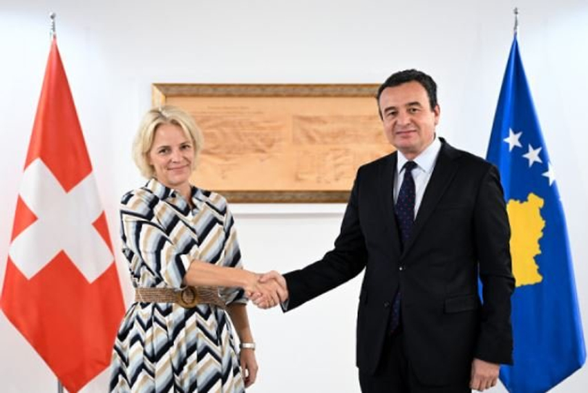 Kurti me ambasadoren e re të Zvicrës: Theksohet rëndësia e pranisë së Swisscoy në Kosovë 1 kurti me ambasadoren e re te zvicres theksohet rendesia e pranise se swisscoy ne kosove 6aa19c2ea6078