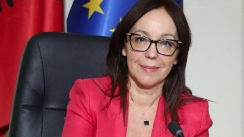 Kush është Klodiana Spahiu, ministrja e re e Shëndetësisë në Shqipëri 1 kush eshte klodiana spahiu ministrja e re e shendetesise ne shqiperi 6a99b3a0b42c9