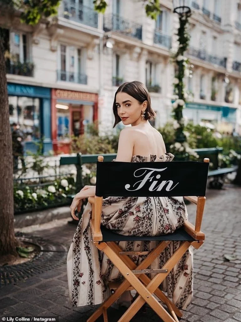 lily collins i jep lamtumiren emily cooper pas shtate vitesh ishte surreale dhe e hidhur 6aadb37eeb56b