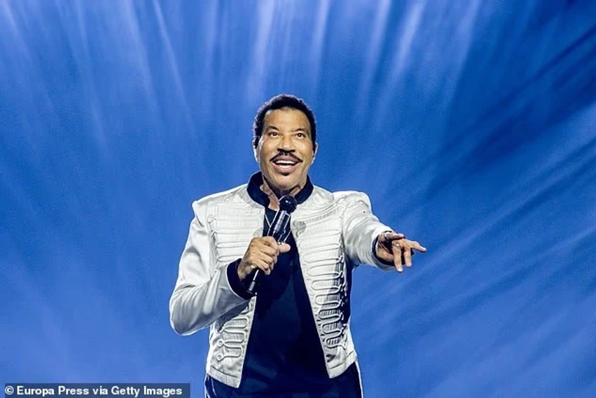 lionel richie shtrohet ne spital pas koncertit ne missouri 6a9668fb87fc4