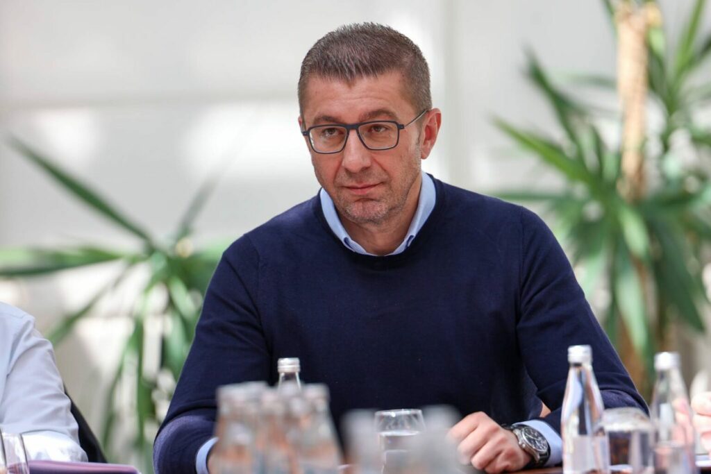 mickoski paralajmeron rishikim te buxhetit per shkak te vrimes prej 7 miliarde denaresh 6abd350f0eac0
