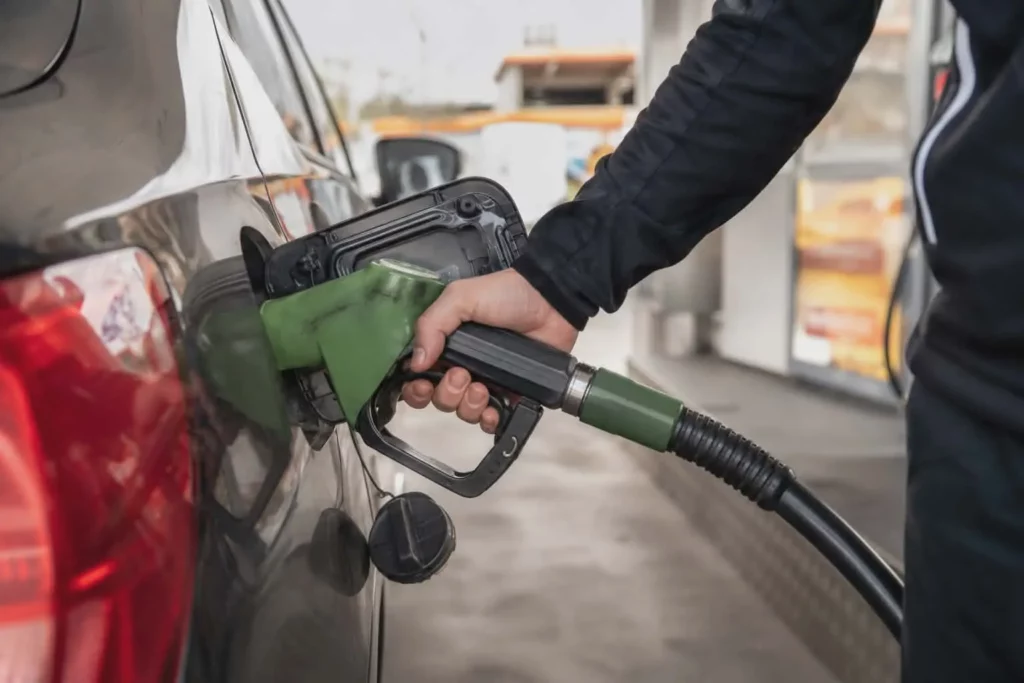Ndryshimi i çmimeve të derivateve: Nafta shtrenjtohet ndjeshëm, bien benzina 3 ndryshimi i cmimeve te derivateve nafta shtrenjtohet ndjeshem bien benzina 6ab1579201db1