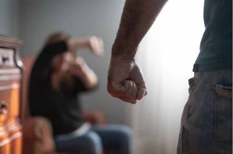Nënë 45-vjeçare nga Shkupi akuzohet se keqtrajtoi për një kohë të gjatë vajzën e saj 13-vjeçare 6 nene 45 vjecare nga shkupi akuzohet se keqtrajtoi per nje kohe te gjate vajzen e saj 13 vjecare 6a99644da7649