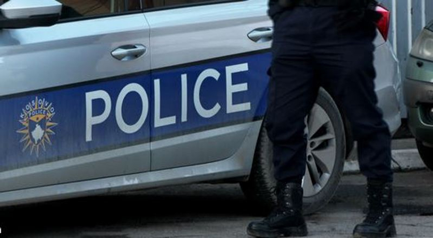 Një seri incidentesh në Kosovë gjatë 24 orëve, policia arreston disa të dyshuar 2 nje seri incidentesh ne kosove gjate 24 oreve policia arreston disa te dyshuar 6aa503f5033e9