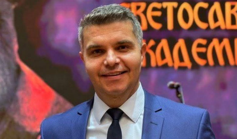 organizatat civile kerkojne shkarkimin e drejtorit te agjencise per komunitetet pas glorifikimit te mlladiqit 6a971464ec2e7