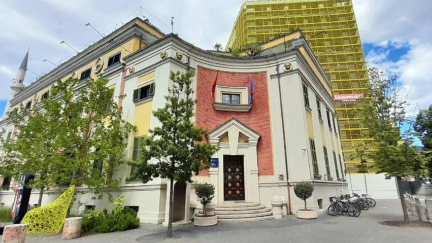 Pas shkarkimit të Anuela Ristanit, dorëhiqet edhe Sekretari i Përgjithshëm i Bashkisë Tiranë. Veliaj komandon Alban Dokushin 3 pas shkarkimit te anuela ristanit dorehiqet edhe sekretari i pergjithshem i bashkise tirane veliaj komandon alban dokushin 6a96d854e3190