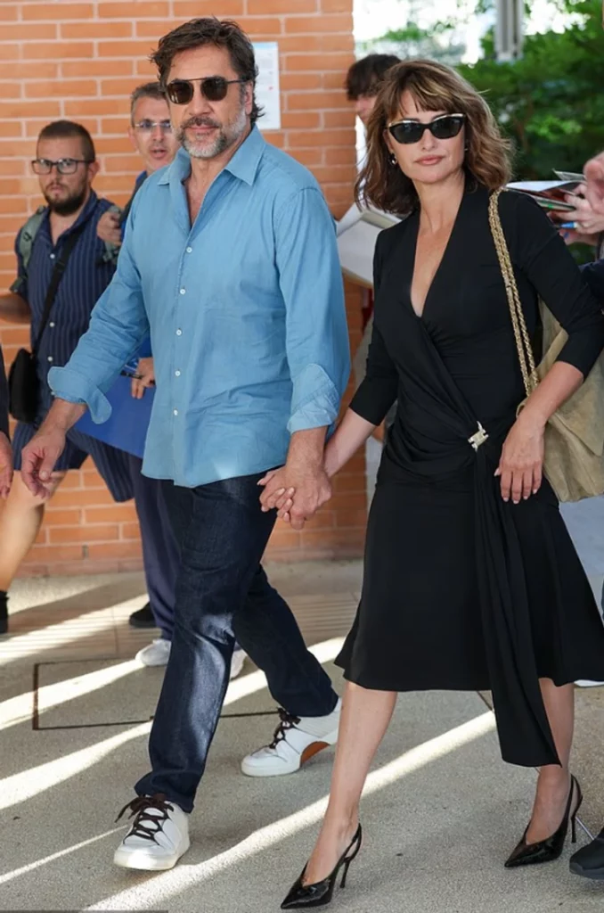 penelope cruz rremben vemendjen ne venecia shfaqet dore per dore me javier bardem 6a9fa38187f71