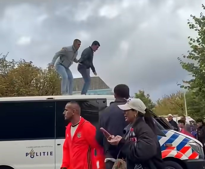 policia holandeze per protestat ne hage dy te arrestuar dhe nje polic i lenduar 6aaaba765c620