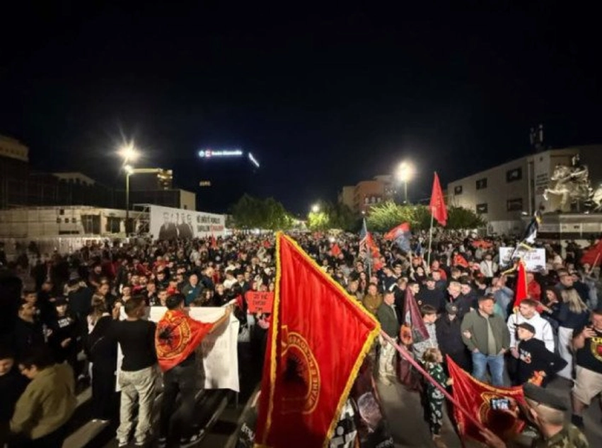 protesta jo ne emrin tim edhe neper shi haziri ligji u dergua ne kuvend secili deputet le ta jape voten me bindjen e vet 6ab6ec774622f