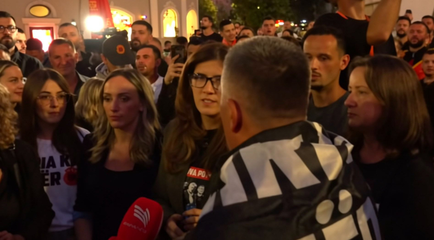 protesta para qeverise disa deputete i bashkohen thirrjes per seance te jashtezakonshme 6aaad694586c8