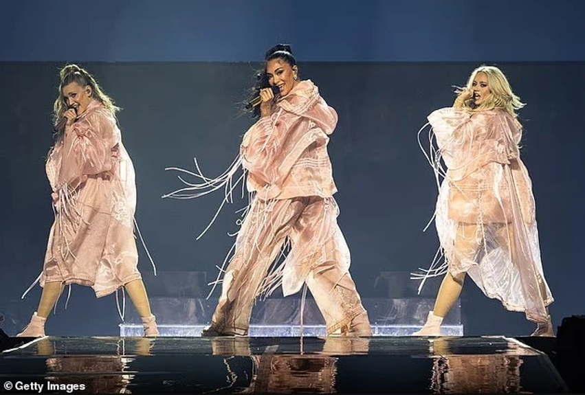 pussycat dolls nisin turneun ne oslo por perballen me probleme me shitjet e biletave 6aa45cdcaf4b5