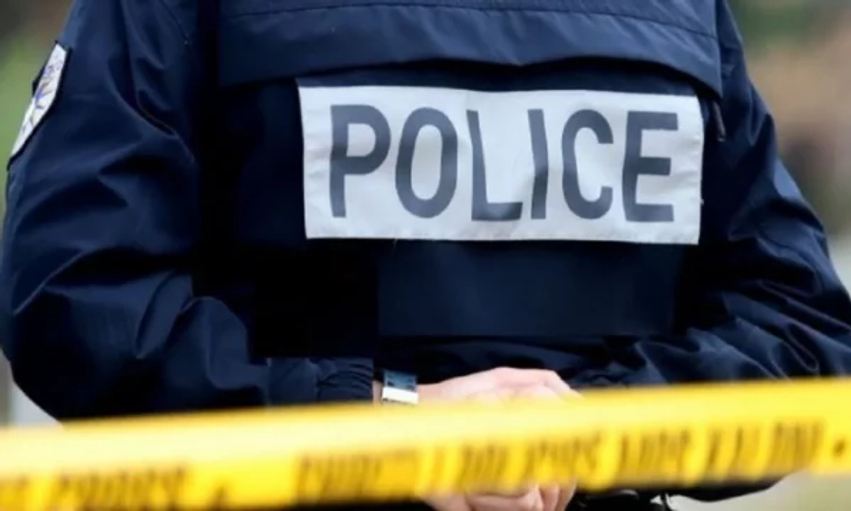 rreshqiti dhe e shkrepi armen aksidentalisht nga canta 20 vjecari dyshohet se plagosi veten ne nje parking ne ferizaj 6ab795360f41a