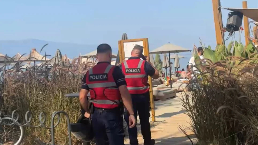 Sherr në ‘beach bar’, konfliktohen fizikisht disa persona në Vlorë, ndërhyn policia 1 sherr ne beach bar konfliktohen fizikisht disa persona ne vlore nderhyn policia 6a9fda8fe6f14