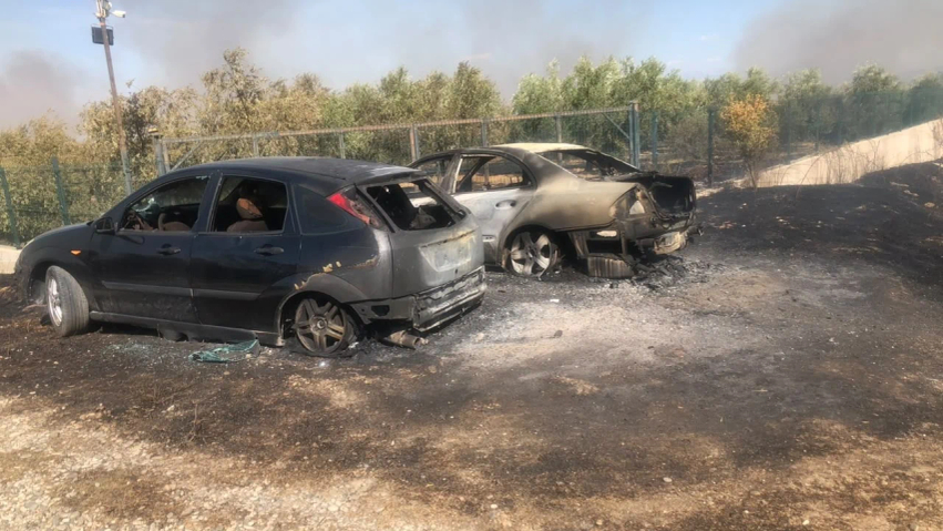 Shkuan në ndihmë të banorëve pas zjarrit në Levan të Fierit, flakët u shkrumbojnë automjetet dy efektivëve të policisë 3 shkuan ne ndihme te banoreve pas zjarrit ne levan te fierit flaket u shkrumbojne automjetet dy efektiveve te policise 6a9c1e51afbea