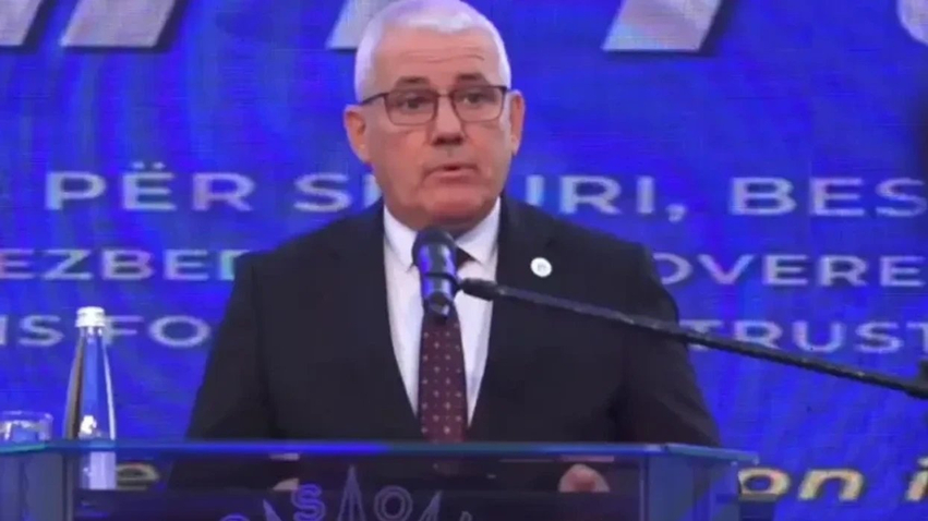 Sveçla në 27-vjetorin e Policisë: Profesionalizmi dhe guximi forcojnë shtetin 2 svecla ne 27 vjetorin e policise profesionalizmi dhe guximi forcojne shtetin 6a9da7938d371