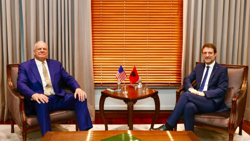Takimi me Ambasadorin e ri të SHBA-së, ministri Hoxha: Forcim i partneritetit strategjik, zgjerim i mundësive në ekonomi dhe investime 1 takimi me ambasadorin e ri te shba se ministri hoxha forcim i partneritetit strategjik zgjerim i mundesive ne ekonomi dhe investime 6abcf7b10d050