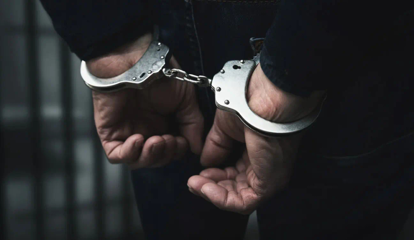 ushtroi dhune psikologjike ndaj familjes duke u kerkuar para arrestohet gjakovari 6a9d1af627613