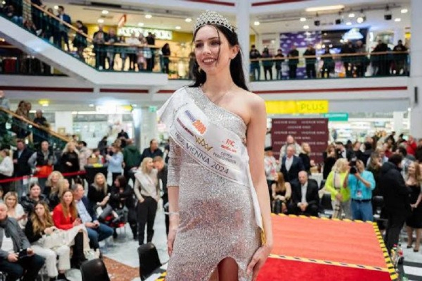 Vdes Miss Austria vetëm në moshën 22 vjeçare 2 vdes miss austria vetem ne moshen 22 vjecare 6aa04c3d014ab
